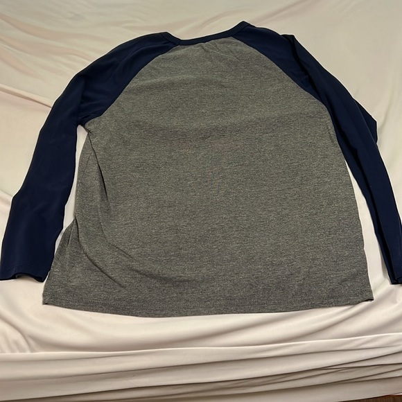 Vintage Men’s Marvel Captain America long sleeve T-shirt size small. - Picture 4 of 4